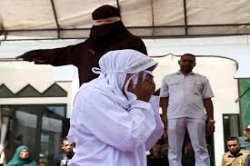 বিবাহবহির্ভূত সম্পর্ক, ইন্দোনেশিয়ায় প্রকাশ্যে বেত্রাঘাত দণ্ড