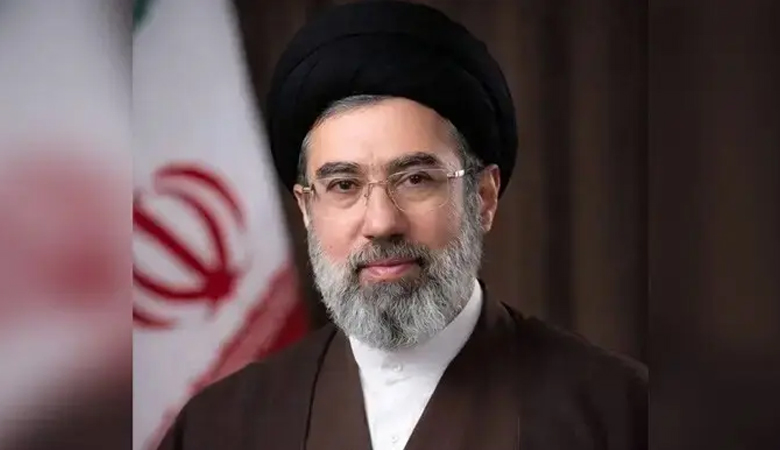 সামরিক বাহিনীকে হামলা বন্ধের নির্দেশ মোজতবা খামেনির