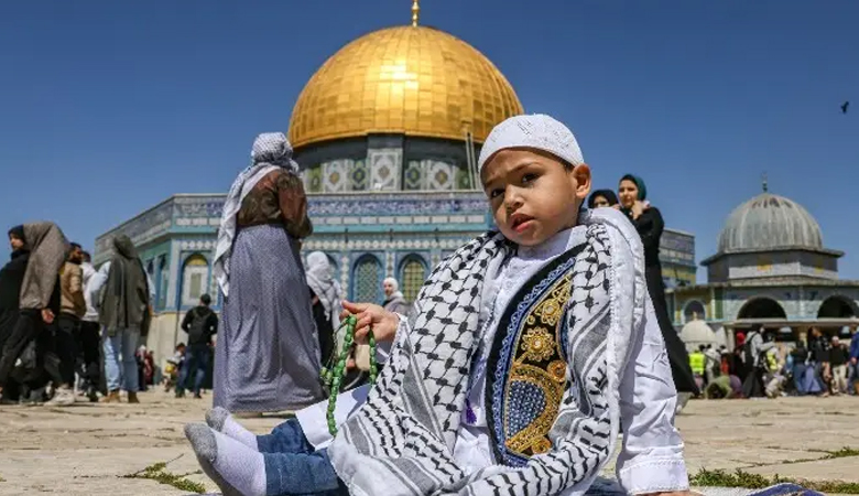 ৪০ দিন পর খুললো আল-আকসা, মুসল্লিদের ঢল
