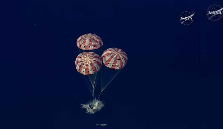 চন্দ্রাভিযান শেষে পৃথিবীতে ফিরলেন চার নভোচারী