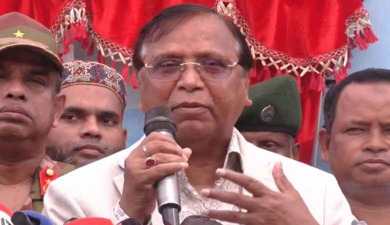 সরকার ফুটপাতের ব্যবসায়ীদের লাইসেন্স দেবে: ডিএসসিসি প্রশাসক