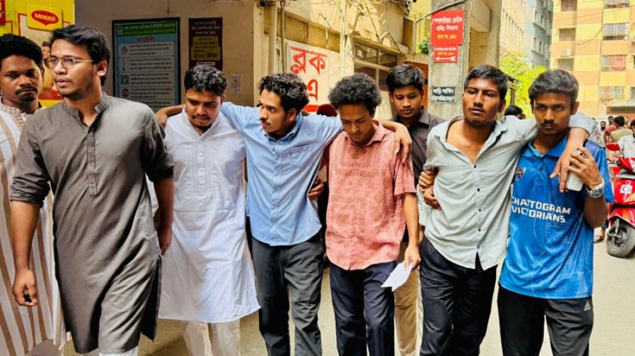 ছাত্রদলের হামলায় দুই সাংবাদিক আহত