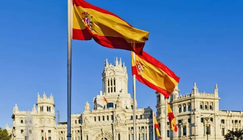 স্পেনে পাঁচ লাখ অভিবাসীর বৈধতার সুযোগ