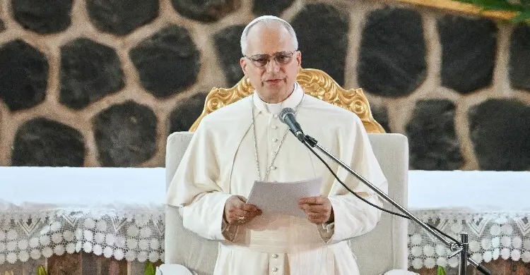 কয়েকজন স্বৈরশাসকের কারণে ধ্বংসের মুখে বিশ্ব