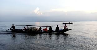 জ্বালানি সংকটে যমুনার জেলেদের আয়ে ভাটা