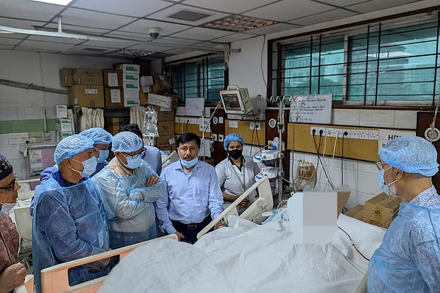 কোথায় দাঁড়িয়ে দেশের স্বাস্থ্য প্রশাসন?