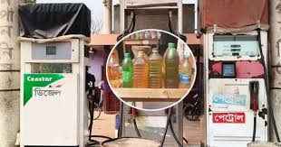 পাম্পে সংকট, খোলাবাজারে তেলের রমরমা