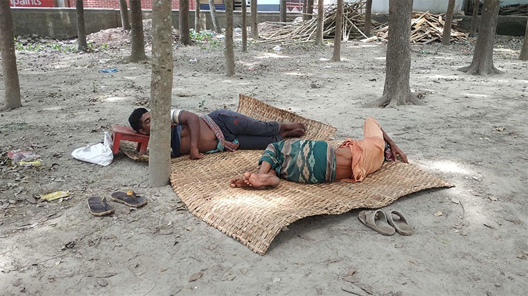 তীব্র গরমে বিপর্যস্ত শ্রমজীবী জীবন, আরো তাপপ্রবাহের সতর্কতা