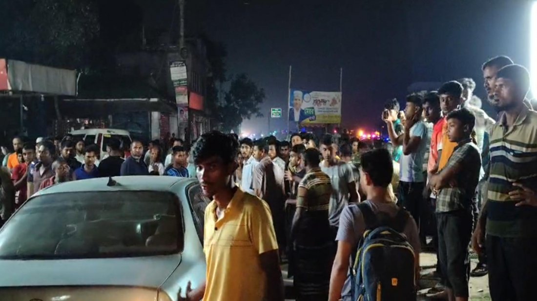 পরীক্ষার আগের রাতেও প্রবেশপত্র না পেয়ে গাইবান্ধায় মহাসড়ক অবরোধ বিক্ষোভ