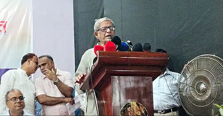 দেশে তেলের সংকট নেই, এটি সৃষ্টি করা হয়েছে: মির্জা ফখরুল