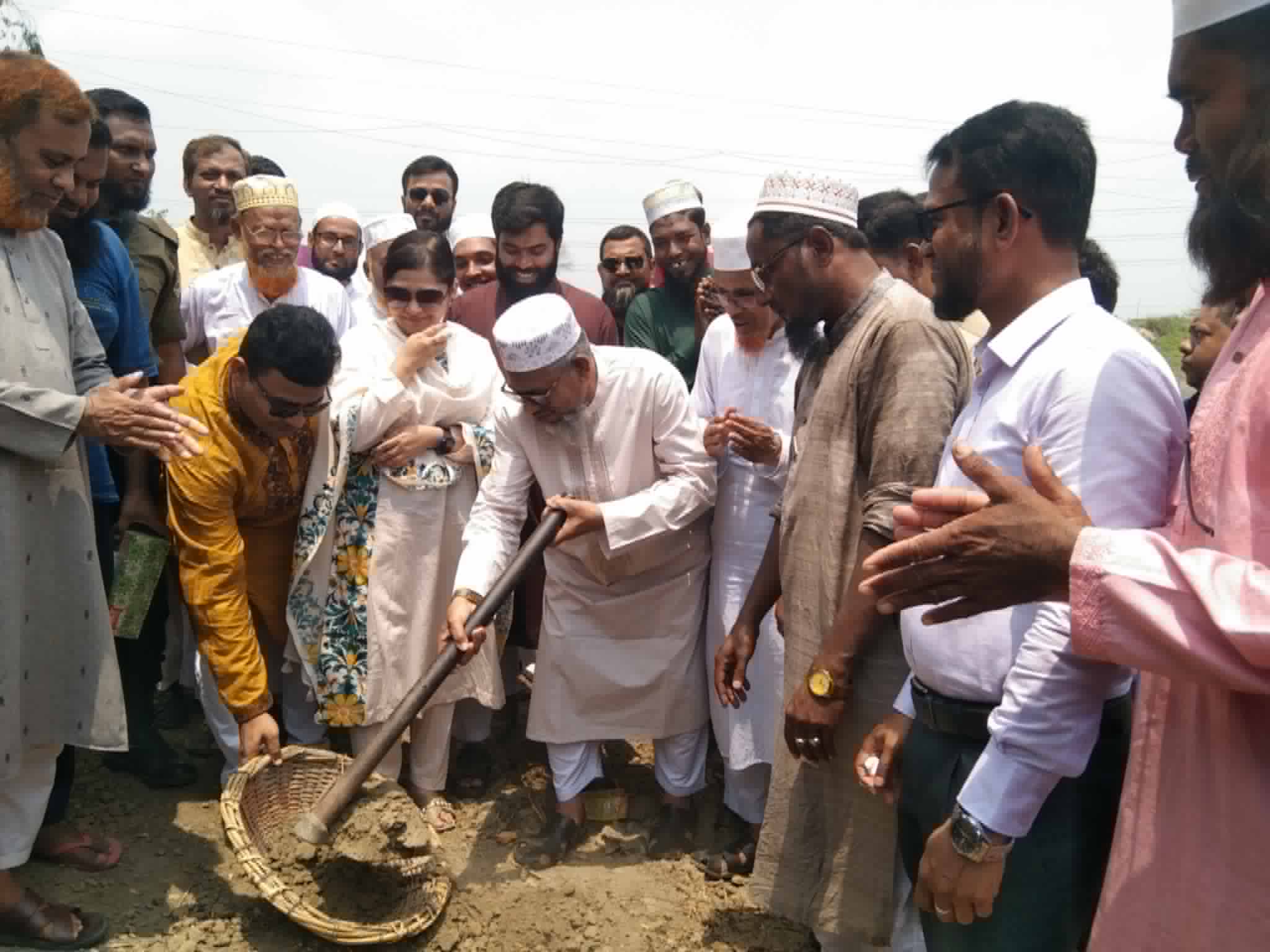 পাবনার ফরিদপুরে খাল পুনঃখনন প্রকল্পের উদ্বোধন