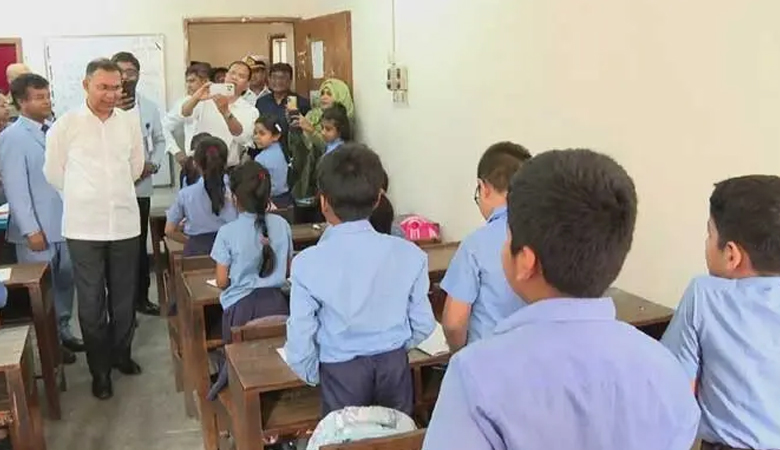 ক্ষুদে শিক্ষার্থীদের খেলাধুলা করার পরামর্শ দিলেন প্রধানমন্ত্রী