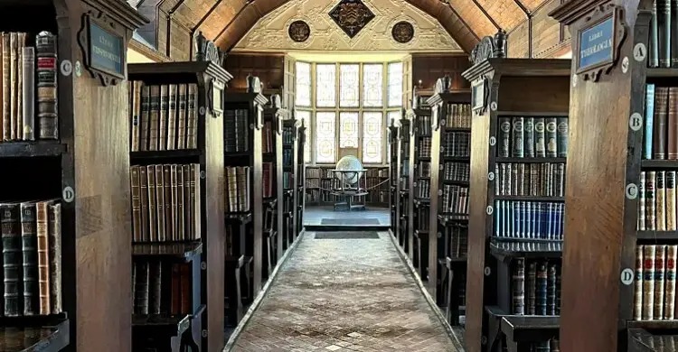 অক্সফোর্ডে ৭৫০ বছরের ঐতিহ্যবাহী গ্রন্থাগার