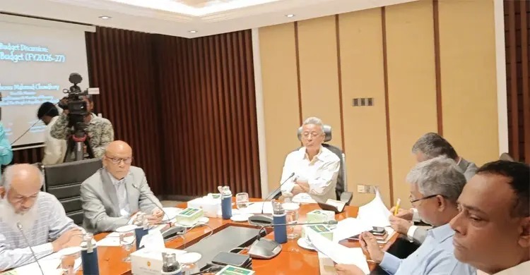 টাকা ছাপিয়ে ঋণ নয়, বেসরকারি খাত রক্ষায় জোর