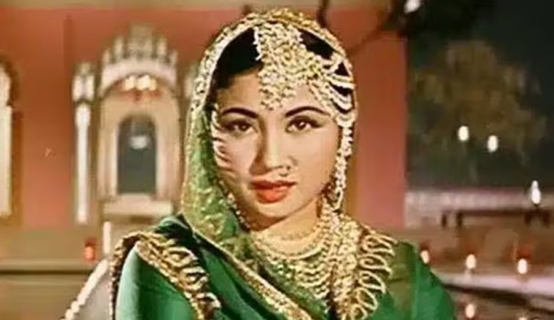 ছুরি দেখিয়ে অভিনেত্রীর অটোগ্রাফ নিয়েছিলেন ডাকাত