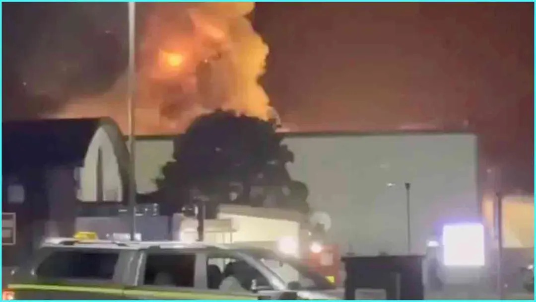 ফেয়ারফোর্ড ঘাঁটিতে ভয়াবহ অগ্নিকাণ্ডের ঘটনা