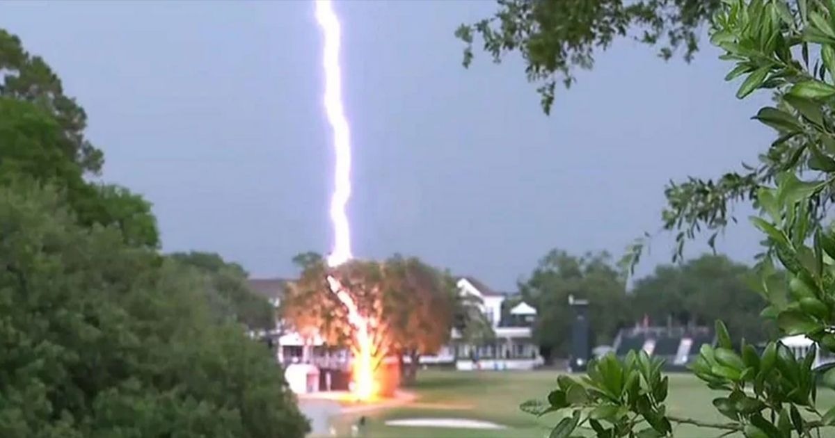 বিনা মেঘে বজ্রপাতে শঙ্কা বাড়ছে দেশে
