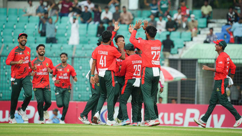 শেষের বিধ্বংসী ব্যাটিংয়ে রানের রেকর্ড গড়ে জিতলো বাংলাদেশ