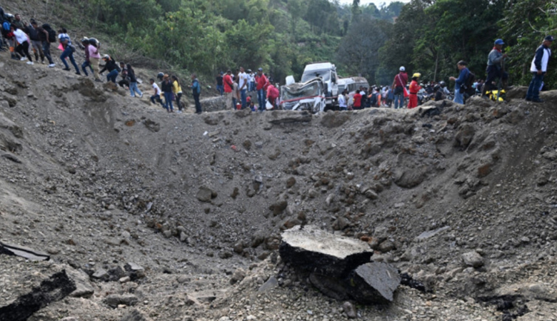কলম্বিয়ায় মহাসড়কে ভয়াবহ বোমা হামলায় নিহত ২১