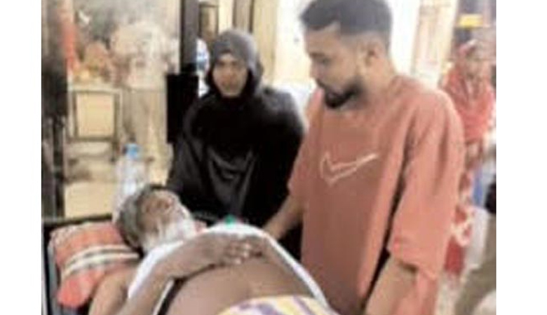 প্যাকেটের পার্সেল খুলতেই বিকট শব্দে বিস্ফোরণ