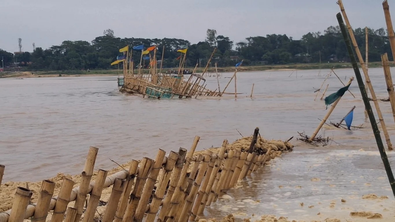 দেশে বন্যার পদধ্বনি, চার নদীর পানি বিপৎসীমার ওপরে