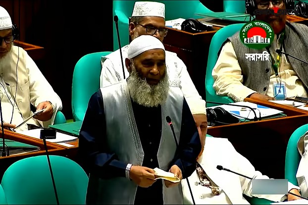 মানুষের আইনের ‘কবর’ রচনা করে, কোরআনের আইন প্রতিষ্ঠার দাবি সংসদে