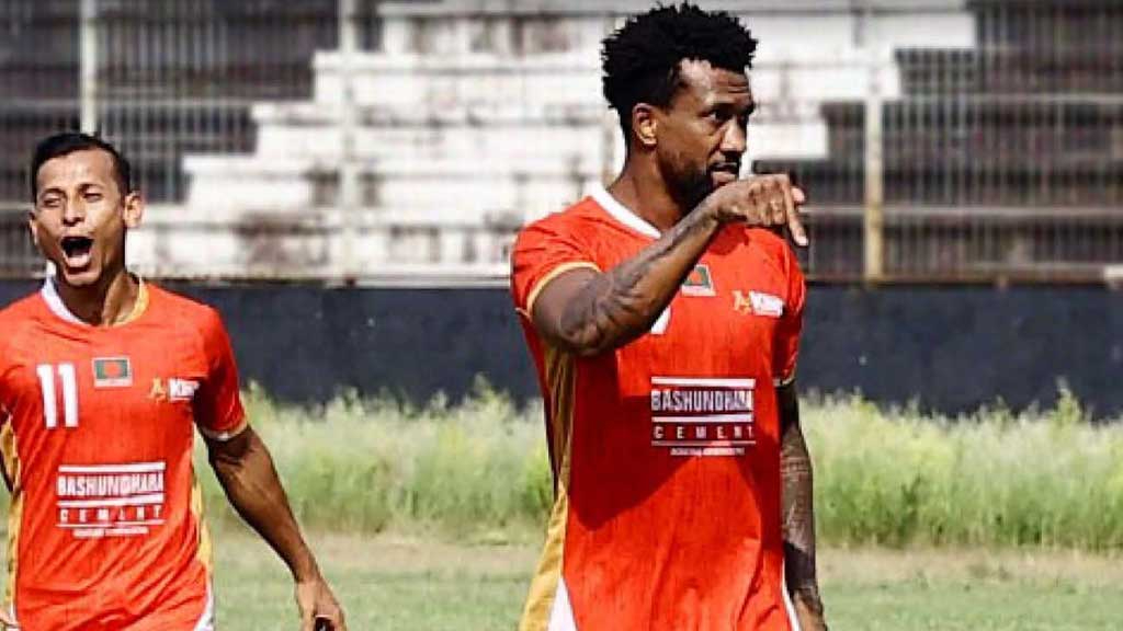 ঘুরে দাঁড়িয়ে মোহামেডানকে হারাল কিংস