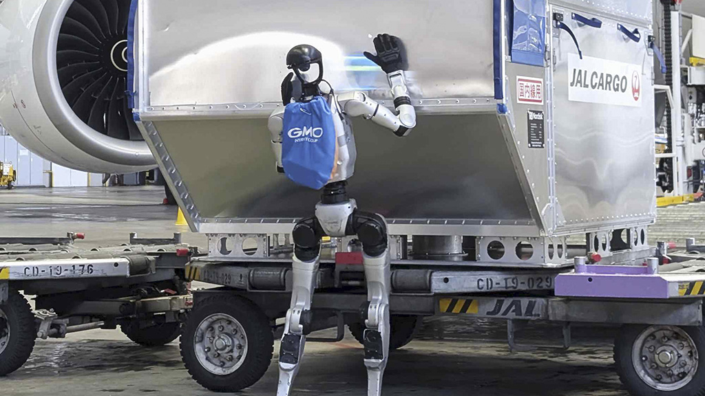 শ্রমিক সংকটে জাপানের বিমানবন্দরে রোবট কর্মী