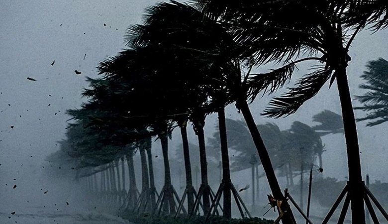সন্ধ্যার মধ্যে ১১ জেলায় বজ্রবৃষ্টির পূর্বাভাস, নদীবন্দরকে সতর্কসংকেত