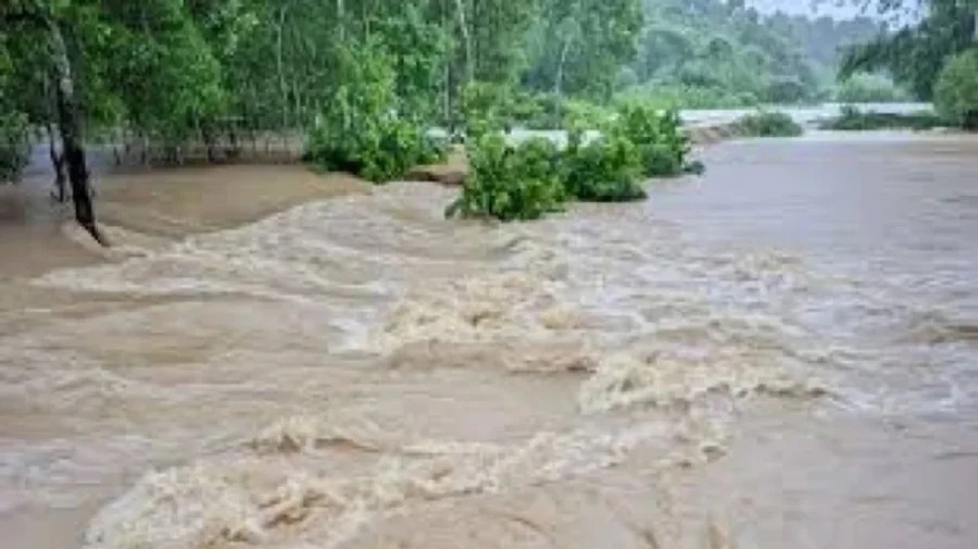 উত্তর-পূর্বাঞ্চলে সাত নদীর পানি বিপৎসীমার ওপরে