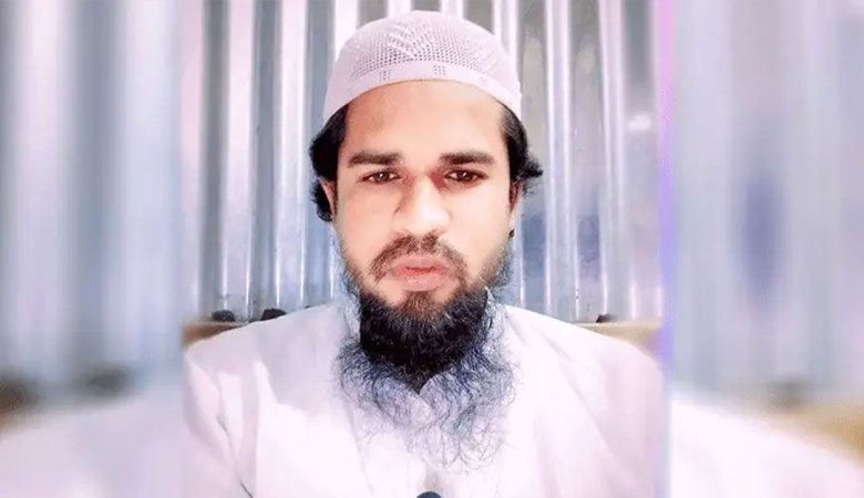 মাদরাসাছাত্রী ধর্ষণ ও অন্তঃসত্ত্বায় অভিযুক্ত সেই শিক্ষক গ্রেফতার