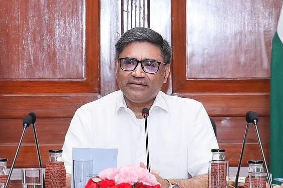 ঢাকা-দিল্লি সম্পর্ক পুনরুজ্জীবিত করতে সতর্ক ও পরিকল্পিত উদ্যোগ ভারতের