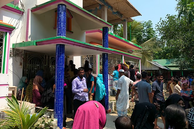 কাপাসিয়ায় এক পরিবারে পাঁচ খুন পারিবারিক কলহে