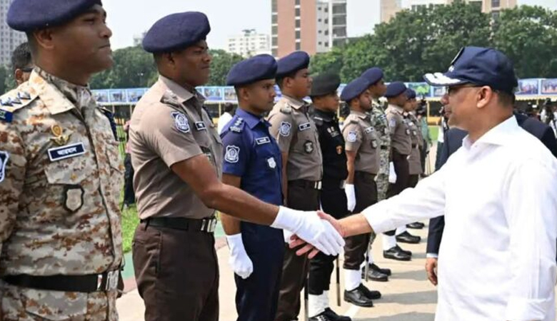 আলাদা পে-স্কেল চায় পুলিশ, আছে একগুচ্ছ দাবি