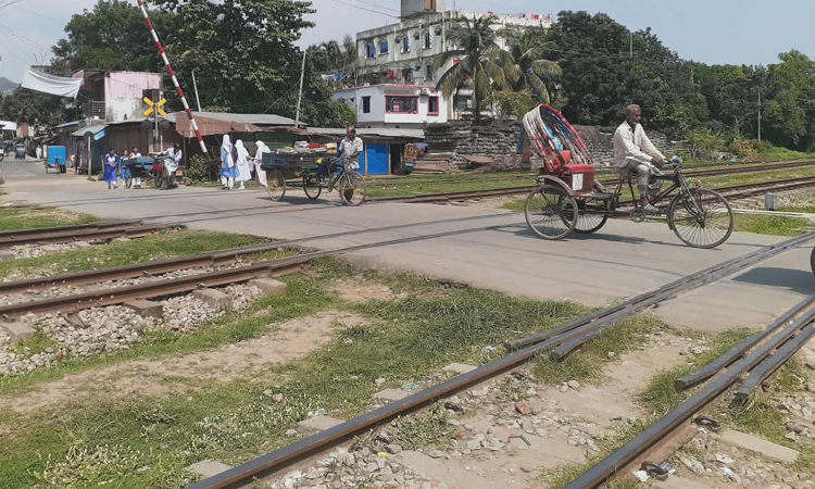 গাজীপুরে ট্রেনের ধাক্কায় দুই এসএসসি পরীক্ষার্থীর প্রাণ গেলো