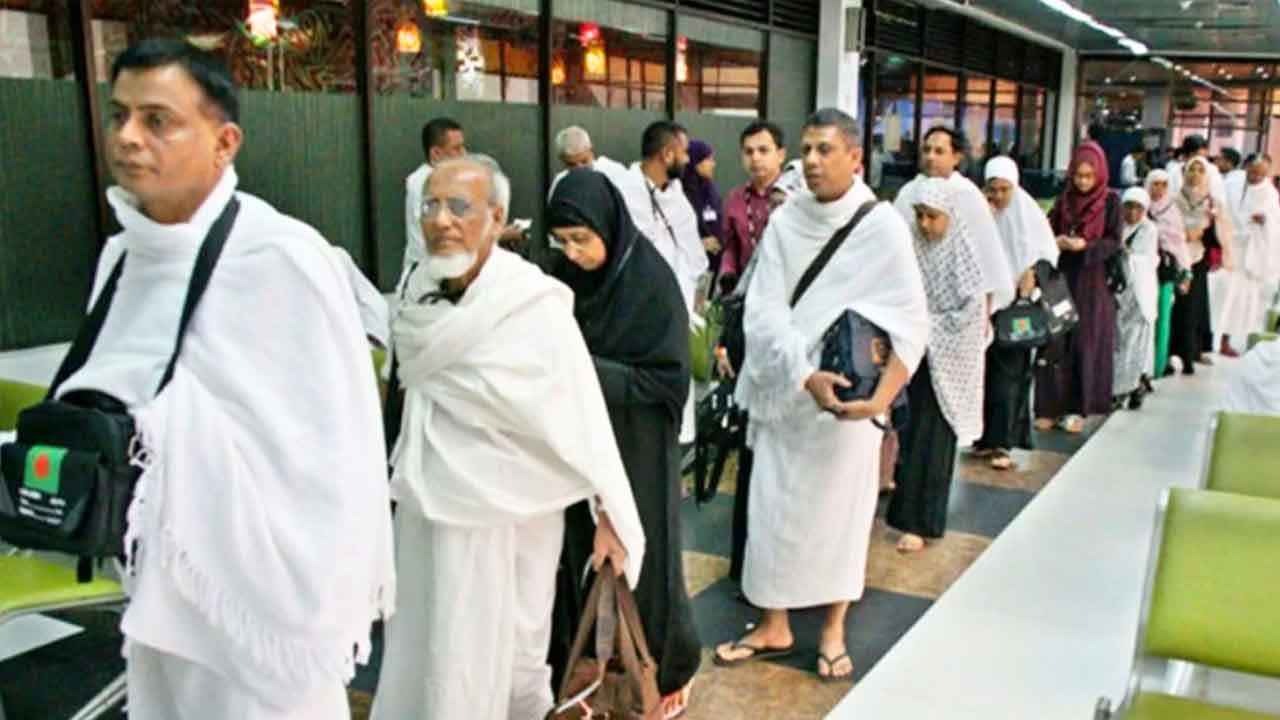 সরকারি ব্যবস্থাপনায় হজযাত্রী বাড়াতে প্রণোদনা ও পুরস্কারের ঘোষণা