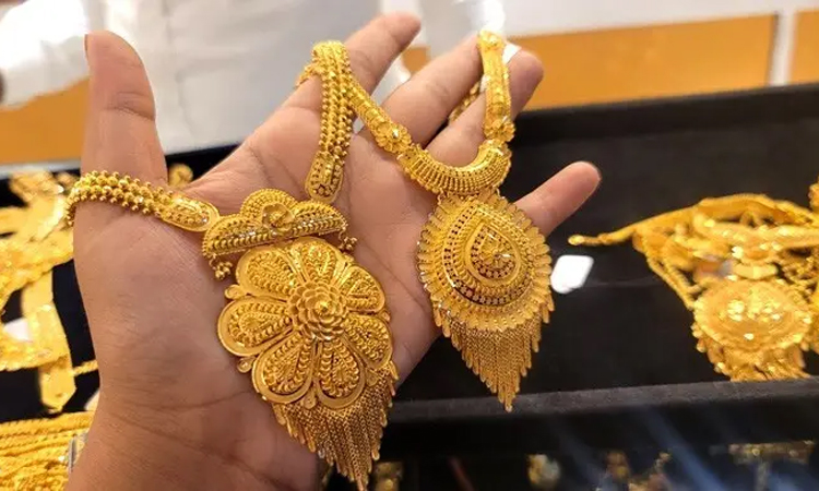 বিশ্ববাজারে হঠাৎ সোনার দামে বড় পতন