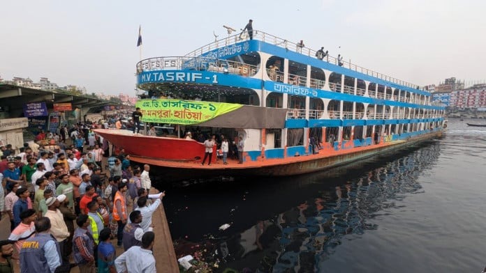 নৌপথে ঈদযাত্রায় ট্রলার থেকে ওঠা নিষিদ্ধ
