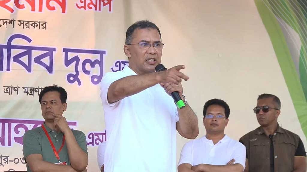 চাঁদপুরের সমাবেশে প্রধানমন্ত্রী, নির্বাচনি অঙ্গীকার বাস্তবায়নে বাধা দিলে জনগণই রুখে দেবে