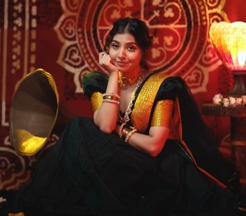 প্রশংসায় ভাসছেন পড়শী