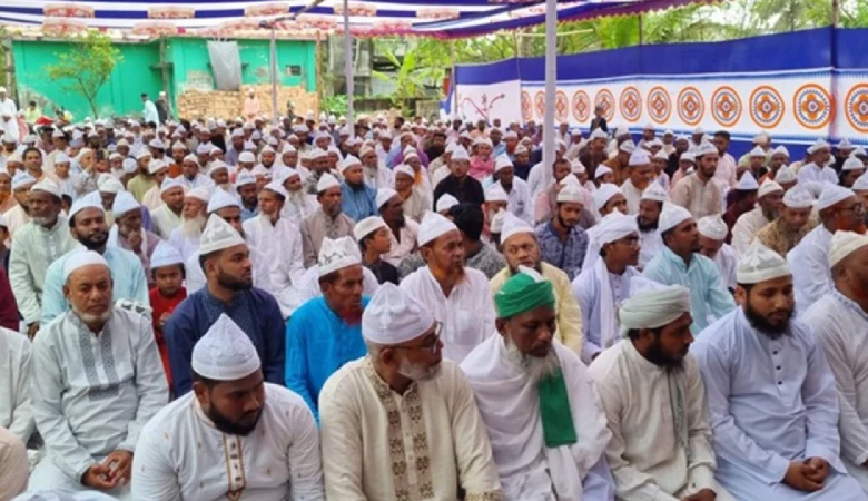 সৌদির সঙ্গে মিল রেখে রাজধানীসহ বিভিন্ন জায়গায় ঈদের নামাজ অনুষ্ঠিত