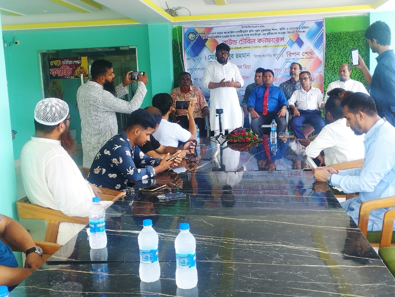 মাদারীপুরে রিপন শেখ সংবর্ধনা গোলটেবিল বৈঠক অনুষ্ঠিত