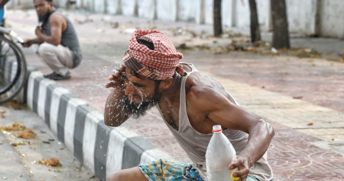 ঢাকাসহ ৪৫ জেলায় তাপপ্রবাহ, গরমে কাহিল জনজীবন