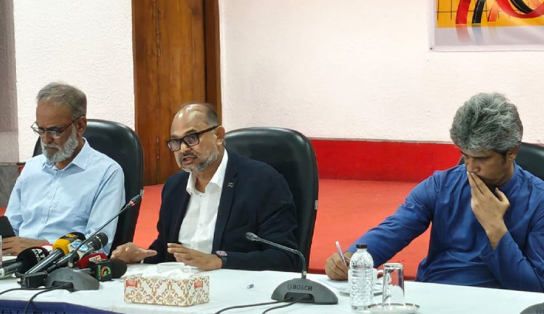 অর্থনৈতিক সংকট উত্তরণে সরকার নিরসল কাজ করে যাচ্ছে: অর্থ উপদেষ্টা