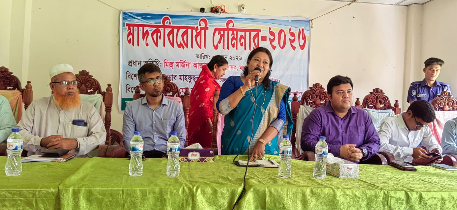 রাজৈর বালিকা বিদ্যালয়ে মাদকবিরোধী সেমিনার