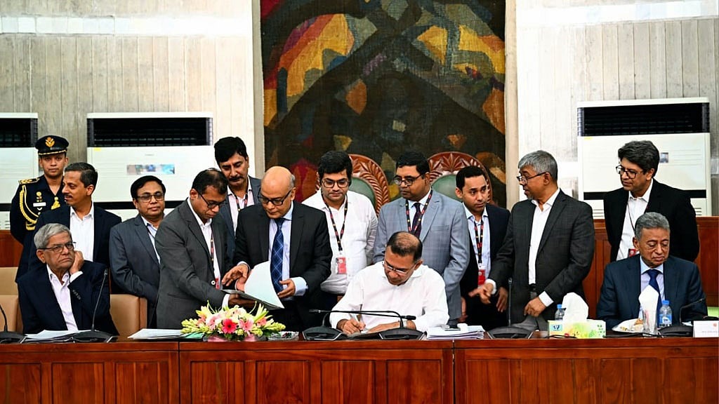 ৯ লাখ ৩৮ হাজার কোটি টাকার বাজেট অনুমোদন