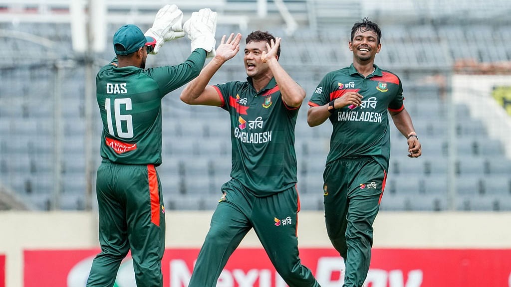 বিশ্ব চ্যাম্পিয়ন অস্ট্রেলিয়াকে ধরাশায়ী করে ইতিহাসের নতুন অধ্যায়ে বাংলাদেশ