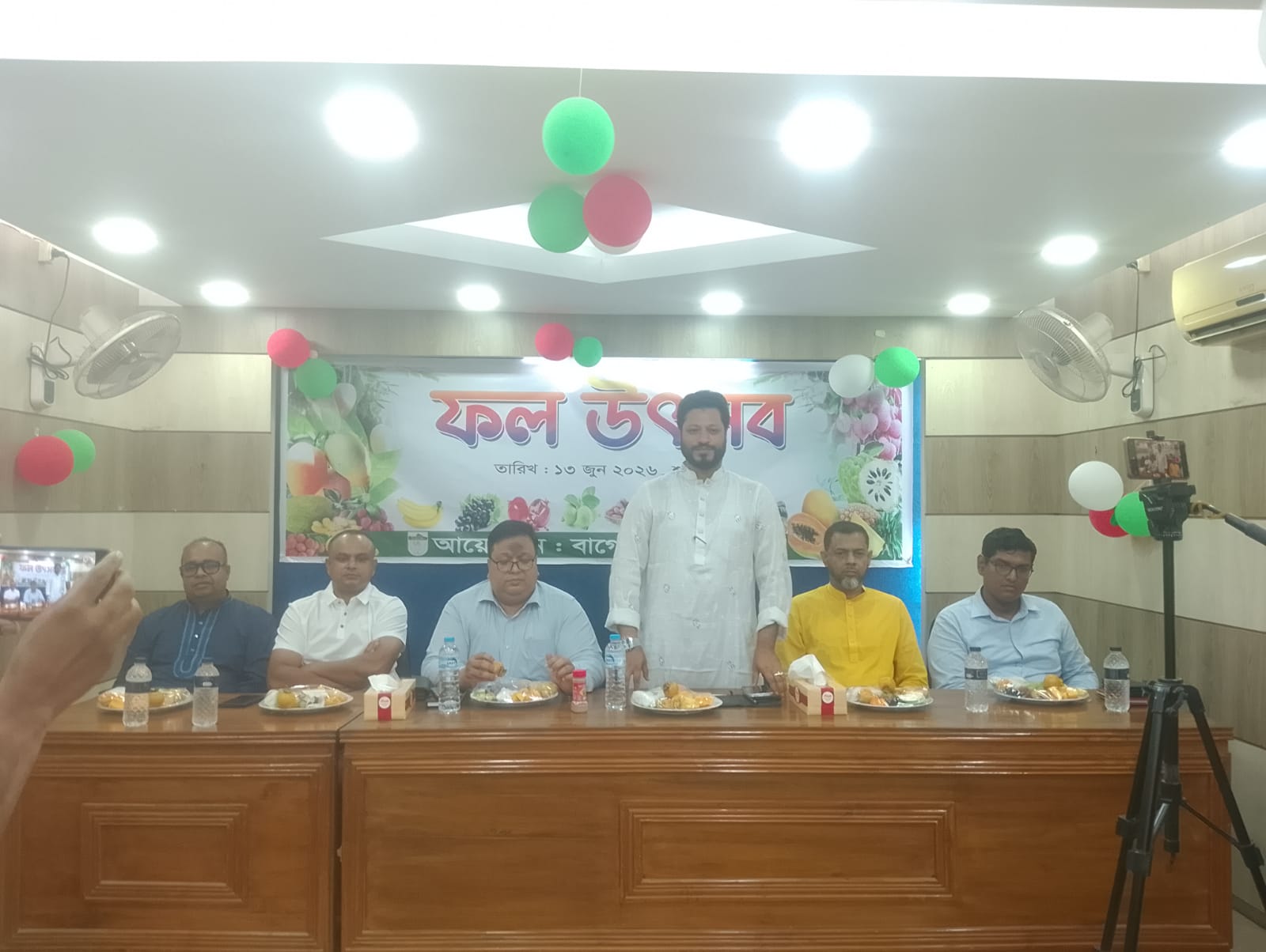 বাগেরহাট প্রেসক্লাবে দেশীয় ফল উৎসব