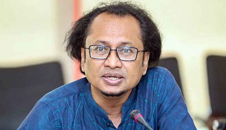 দেশে ফেরা নিয়ে মুখ খুললেন তথ্য উপদেষ্টা