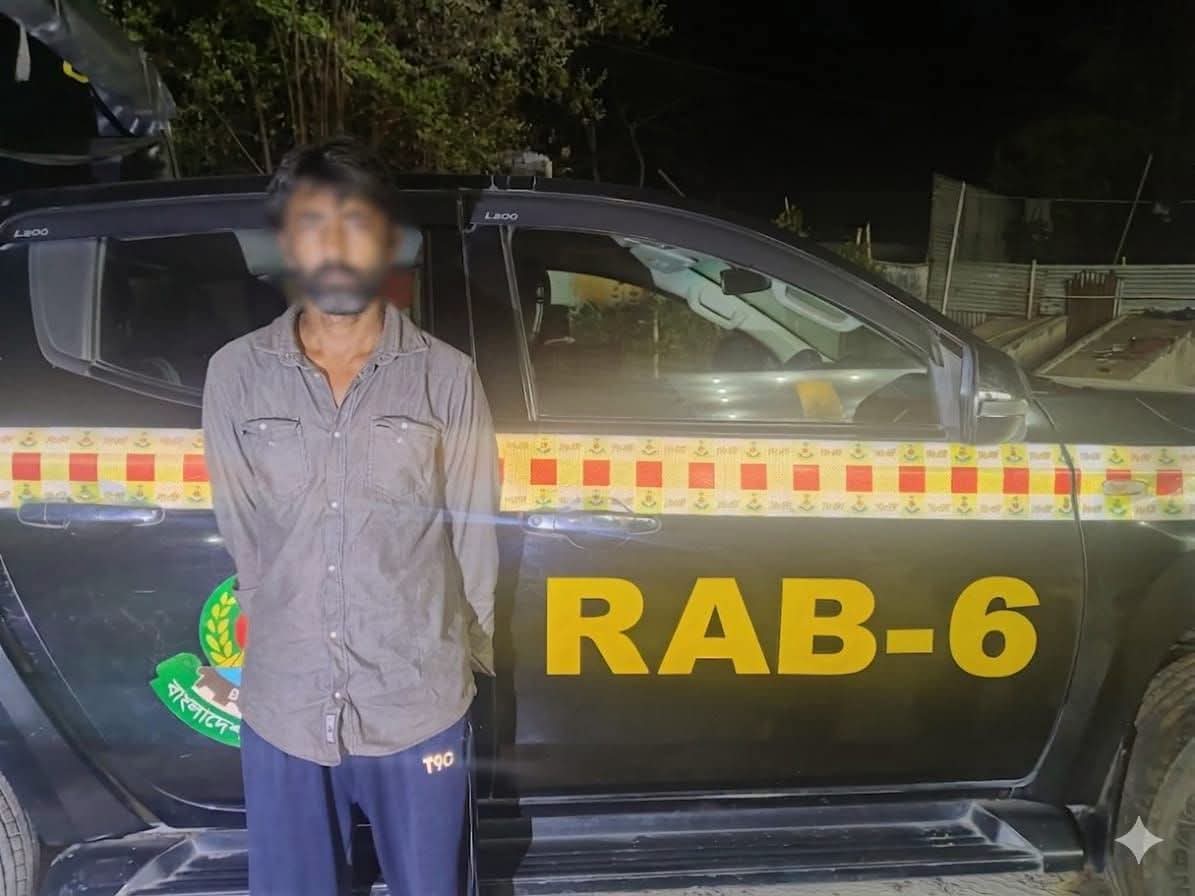 খুলনায় ২২ মামলার পলাতক আসামি গ্রেফতার